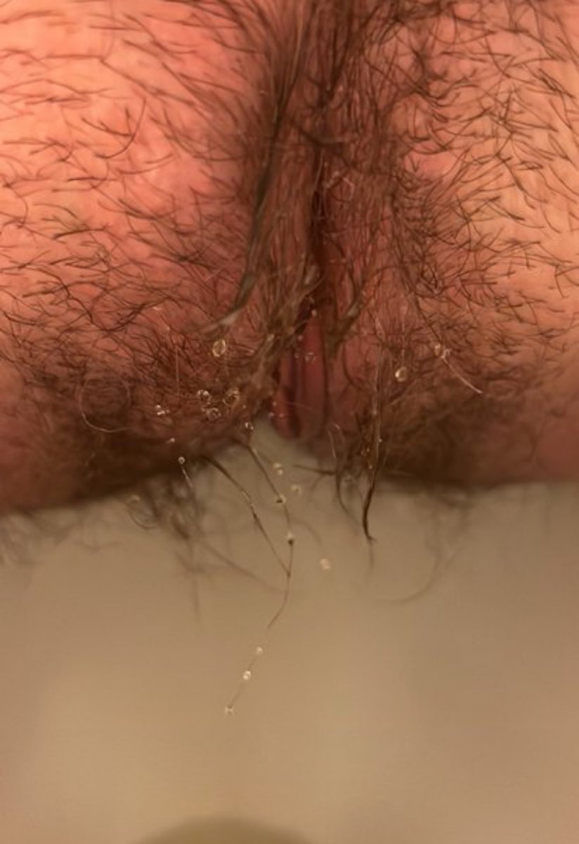 unobtainablegee's tweet photo. golden nectar just dripping from my hairy little cunt… and i didn’t even wipe https://t.co/HCEqdZqgTu