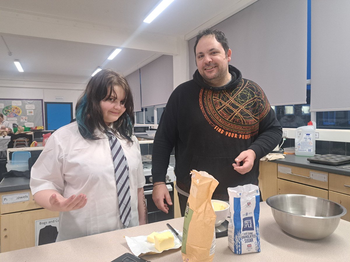 ValleyLAcademy's tweet image. The memorable moments keep on coming! We're at our family cook party baking shortbread before we sit down to a chicken dinner.  #WinterGiftProgramme