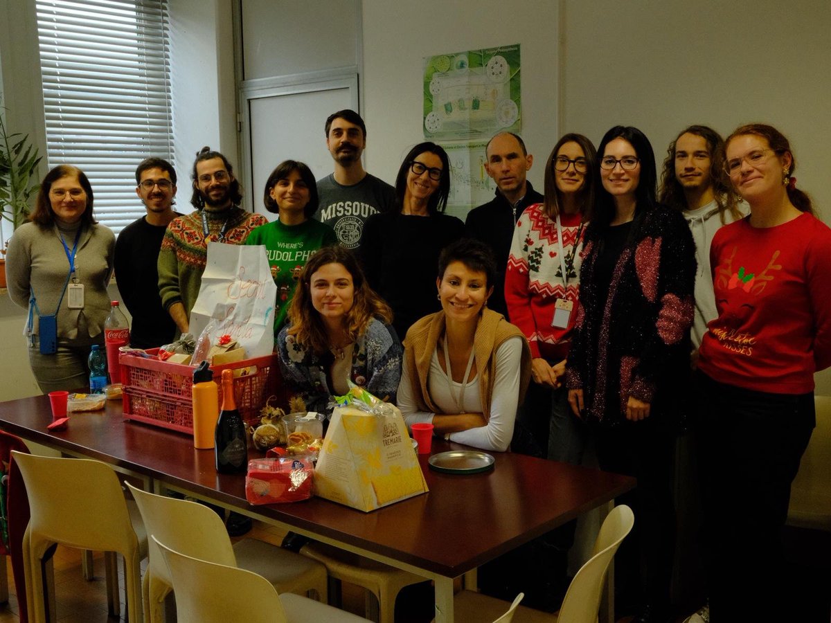 lab_costa's tweet photo. Merry Christmas and Happy Holidays from @lab_costa! 🎄✨ Thanks to all our collaborators, colleagues, and friends for a great year together. https://t.co/bGH0GRZqDc