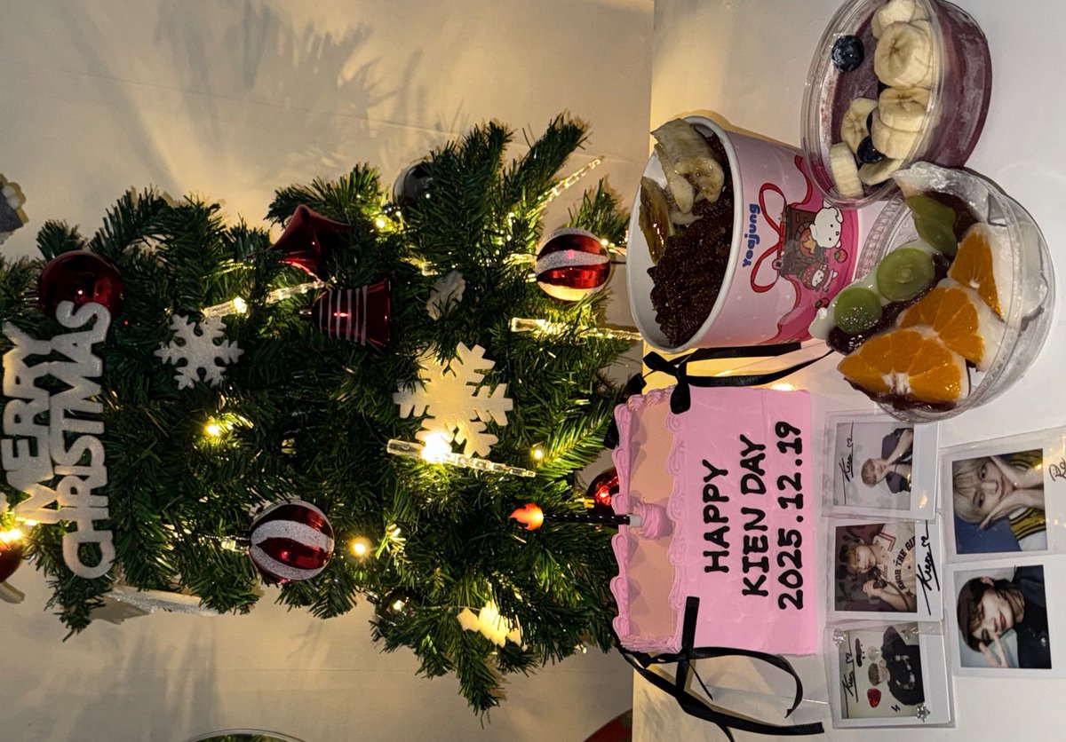 rios2tomato's tweet photo. 원래생일은일주일이얌 ~ 🍰 https://t.co/seMGxUM4Sr