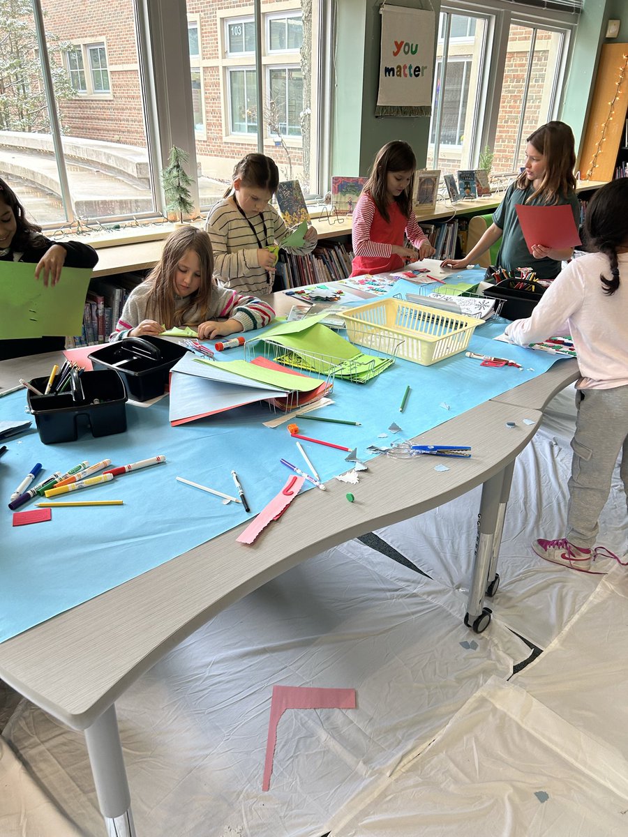 Sara Jones tweet media