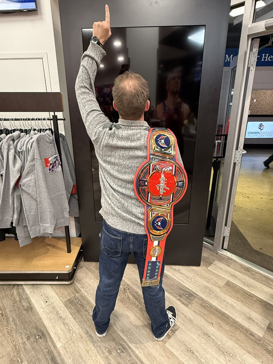 Run8va's tweet image. Adding the @Capitals for the first time to @ACMomento!