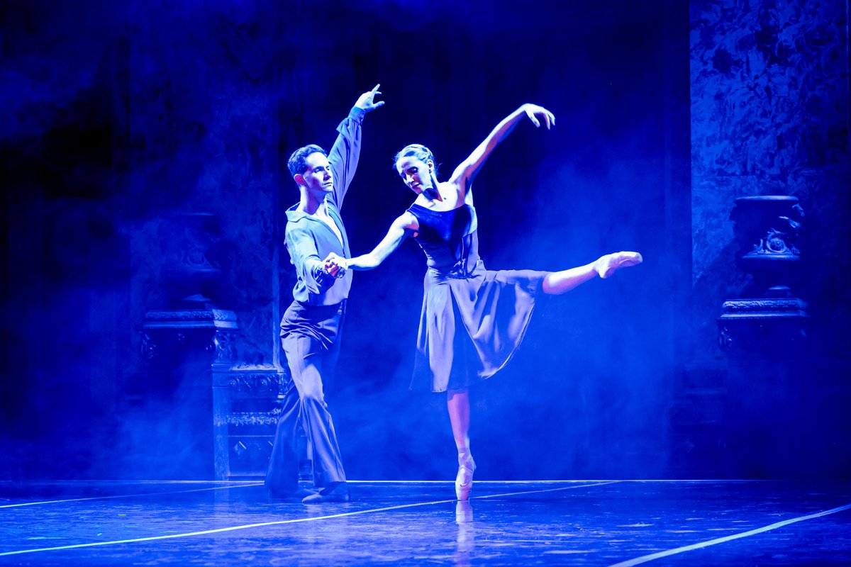 ✅ La #FotodelaSemana 👉 Actuación del Ballet Nacional del Sodre en la ceremonia de clausura del Primer Período Ordinario de Sesiones de la "L" Legislatura - Salón de los Pasos Perdidos (15/12/2025). <a href="/BNSballet/">Ballet Nac. SODRE</a> 

📷 | Dpto. de Fotografía del Parlamento del Uruguay |