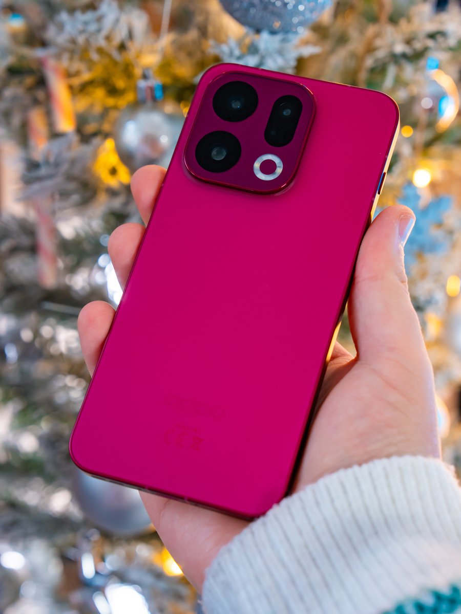 🎅🏻 12 Days of Spudmas Giveaways 🎁

Day 8 - OPPO Find X9 Velvet Red Smartphone📱

(If you’re in the UK, this colour isn’t even out here yet 👀😏)

To enter:

- Like &amp; repost ❤️
- Follow <a href="/spuddgaming/">Spudd Tech 🎮</a> &amp; <a href="/SpuddPlays/">Spudd Plays</a> 
- Tag 2 friends below 💪🏻

Winner picked in a week! 🎄
