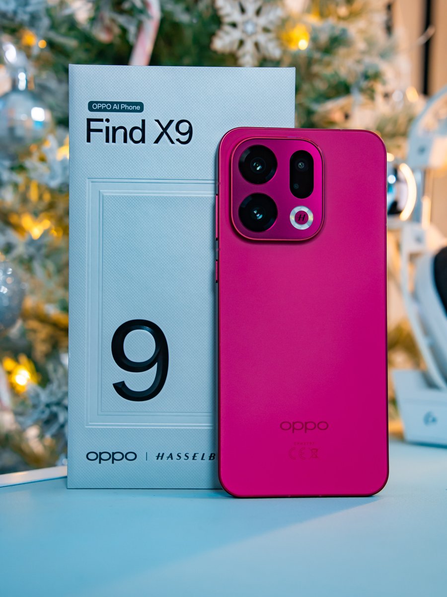 spuddgaming's tweet image. 🎅🏻 12 Days of Spudmas Giveaways 🎁

Day 8 - OPPO Find X9 Velvet Red Smartphone📱

(If you’re in the UK, this colour isn’t even out here yet 👀😏)

To enter:

- Like &amp;amp; repost ❤️
- Follow @spuddgaming &amp;amp; @SpuddPlays 
- Tag 2 friends below 💪🏻

Winner picked in a week! 🎄
