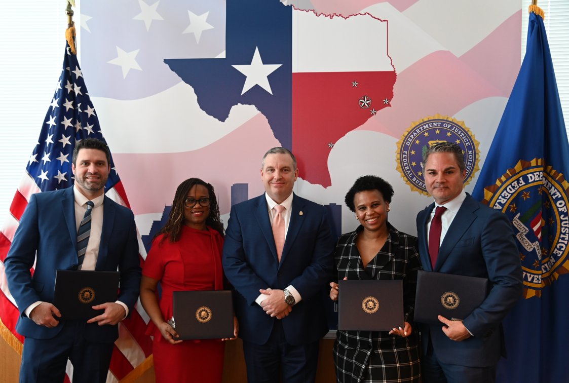 FBIHouston's tweet photo. SAC Douglas Williams recognized special prosecutors from @HarrisCountyDAO who quickly responded and assisted FBI Houston in mitigating multiple juvenile-related threats within Harris County.

FBI Houston is grateful for their dedication to keeping our communities safe! https://t.co/OmlcO3Nnky