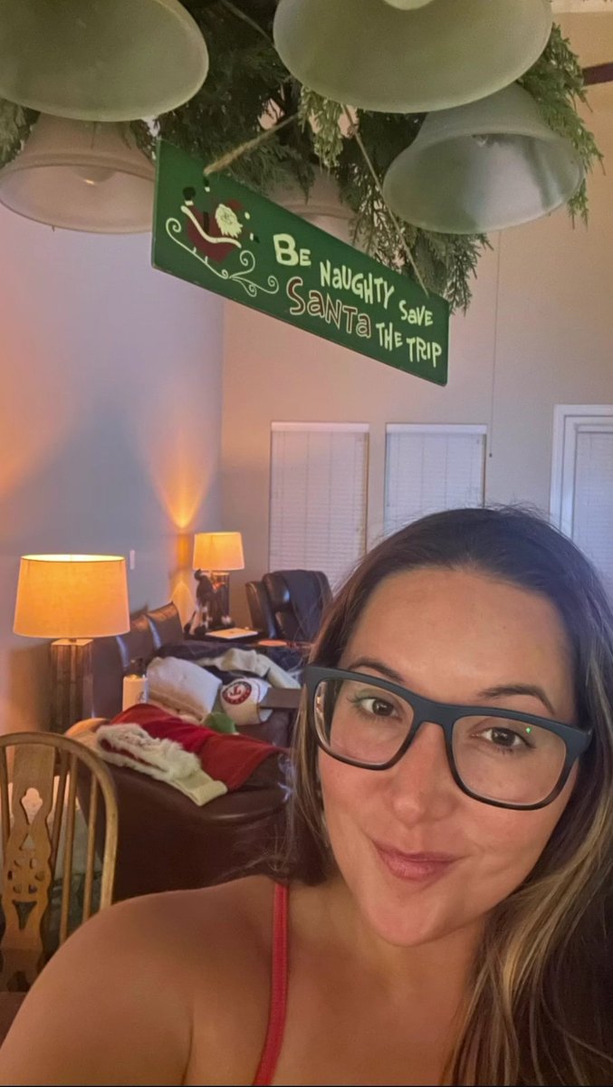 Decorating the house 🎄 #Christmas #benaughty