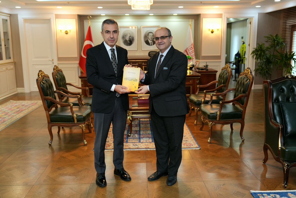 Marmara Üniversitesi İlahiyat Fakültesi İslam Tarihi Anabilim Dalı Öğretim Üyesi Prof. Dr. Sayın Nuh Arslantaş, Kaymakamımız Sayın Abdullah Atakan Atasoy’u ziyaret etti.
Nazik ziyaretleri için kendisine teşekkür ederiz.
<a href="/ataatasoy19/">Atakan Atasoy</a>
<a href="/NArslantas_Prof/">Nuh Arslantaş 🇹🇷</a>