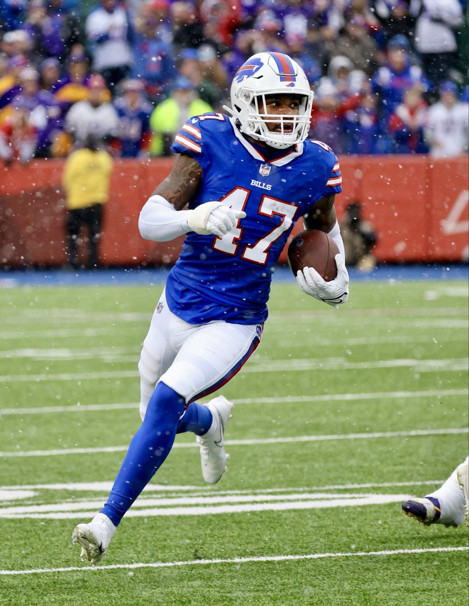 BUFSportsTalk's tweet image. Josh Allen is clearly the BEST pick Brandon Beane has ever made in the #NFL Draft.

Who is Beane’s second best pick? #BillsMafia