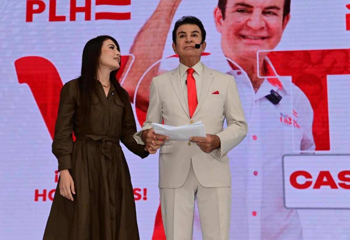 #TeLoCuento: La diputada del Partido Liberal, Iroshka Elvir, no atendió la autoconvocatoria de diputados de oposición a una sesión extraordinaria programada para este viernes en un hotel de la capital, pese a que en ocasiones anteriores sí había participado en este tipo de