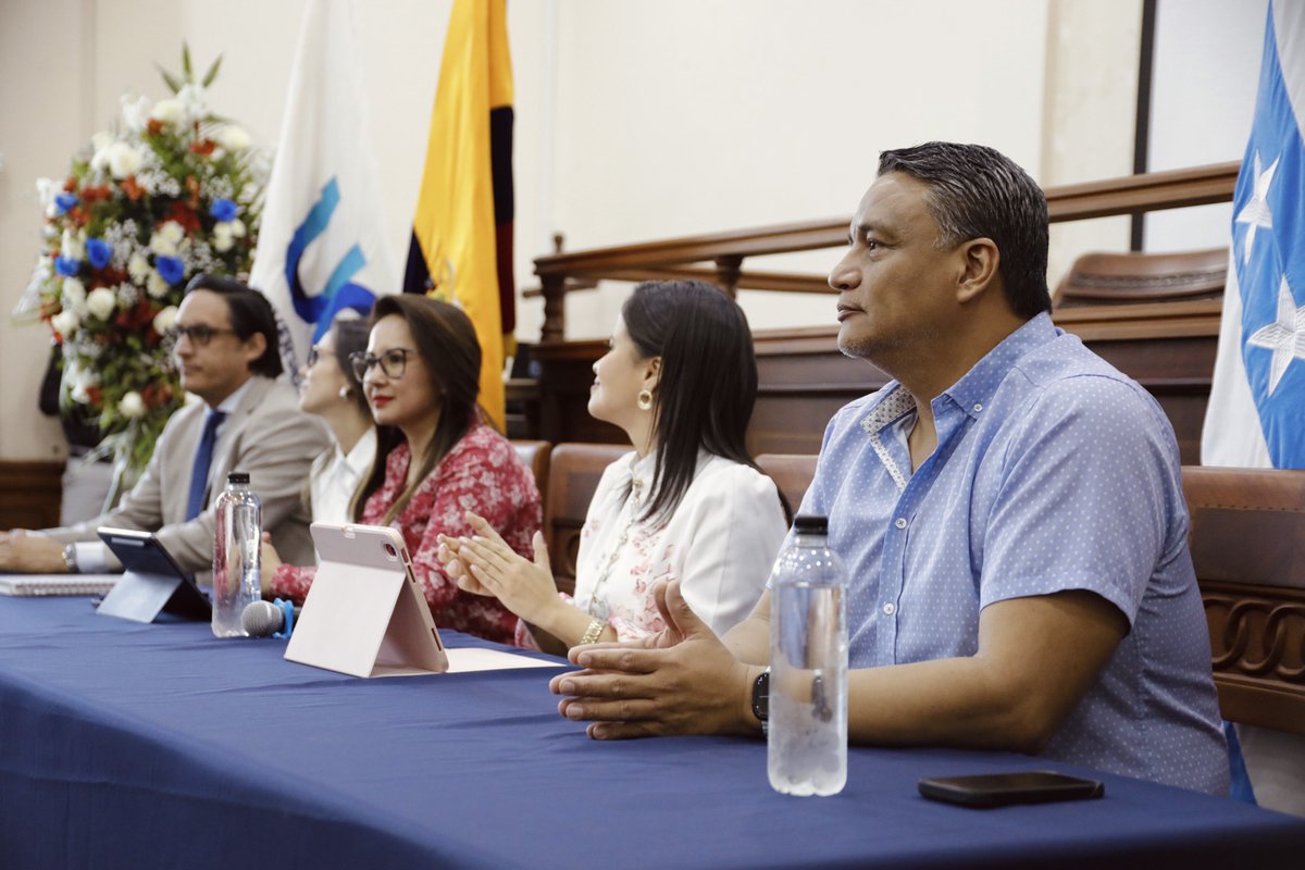 #Atentos
En la  Facultad Jurisprudencia UG, el Ministerio de Gobierno Ecuador y la Gobernación de la Provincia del Guayas participaron en el Foro Social “El Liderazgo de las Mujeres en la Política”, un espacio que impulsa la participación femenina y fortalece la democracia.
#GYE