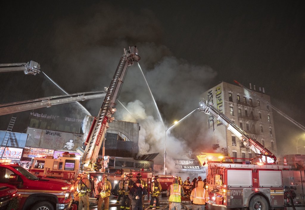 Lloydphoto's tweet photo. Photos: Firefighters in the Bronx battled yet another multiple alarm fire in a row of commercial buildings on Prospect Avenue on Thursday night. #LloydMitchellPhotography #FDNY #Firefighting #AMNewYork #photojournalism #journalism #Bronx https://t.co/toDVRS3iG3