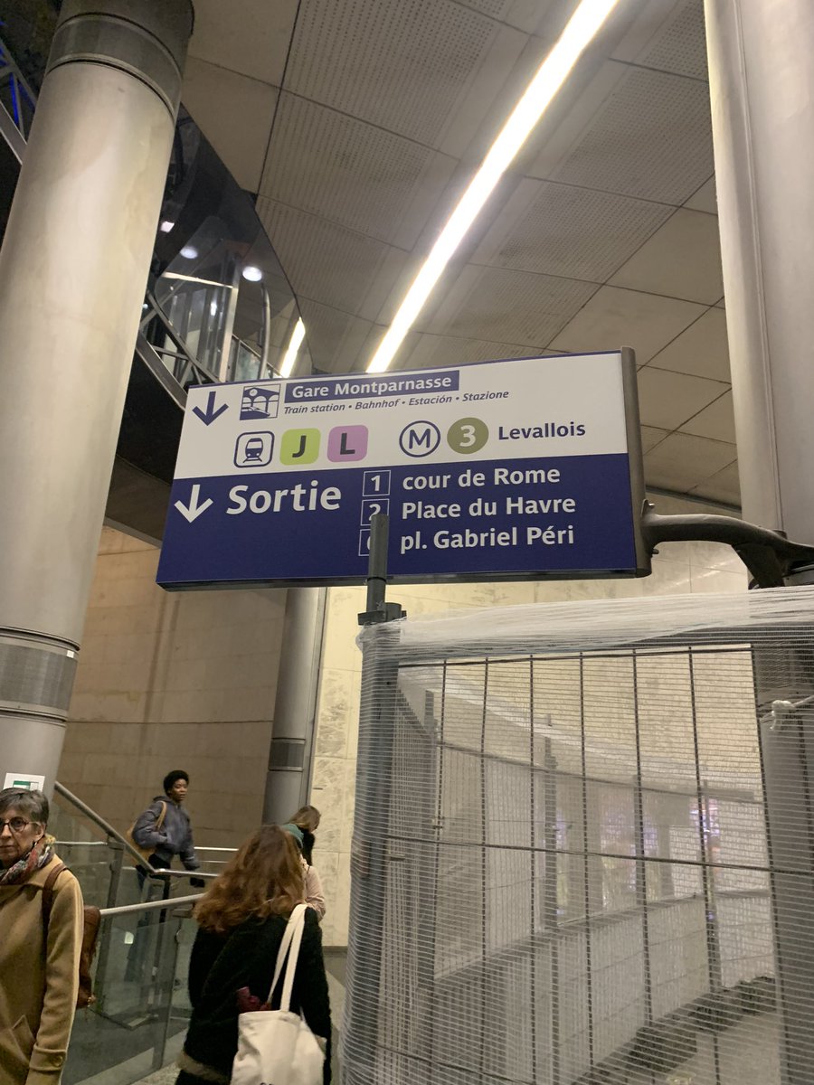 charli passion bagarre tweet media