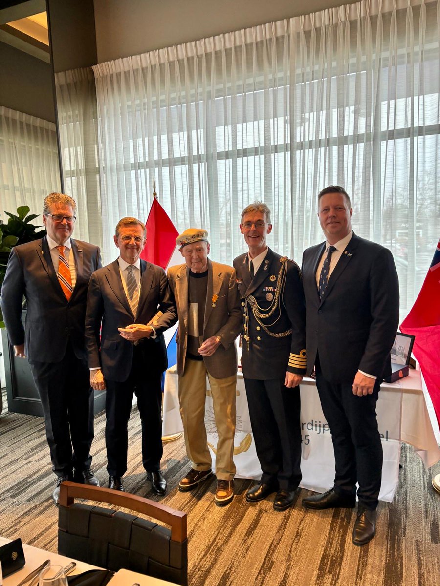 Theo Peters tweet media