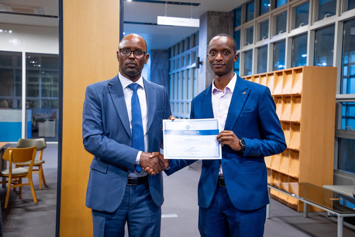 AndrewMwiz's tweet photo. Serving in the Academic Senate 2024-2025 representing students was a great opportunity, l gained a lot from there. Thank you to the @Uni_Rwanda community for the trust and support. @mdkayihura @UrsuHuye https://t.co/1FEdSz4JxY