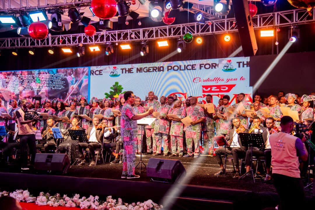 PoliceNG's tweet image. PHOTONEWS: In the spirit of the season, the Nigeria Police Force held its annual Christmas Carol of Nine Lessons yesterday at the Police Resource Centre in Abuja. Themed “Prince of Peace,” the night featured a beautiful blend of spiritual reflection and melody.

The event was…
