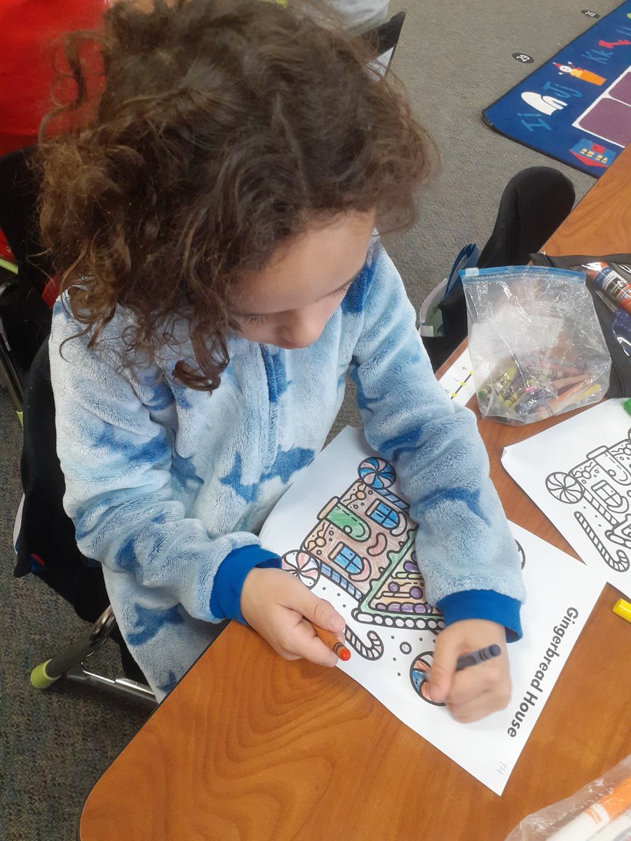 CrimTeacher's tweet photo. We're learning that 3D shapes are all around us! And we can design and model a gingerbread house made of 3D solid shapes! https://t.co/iMa2sEbNfy