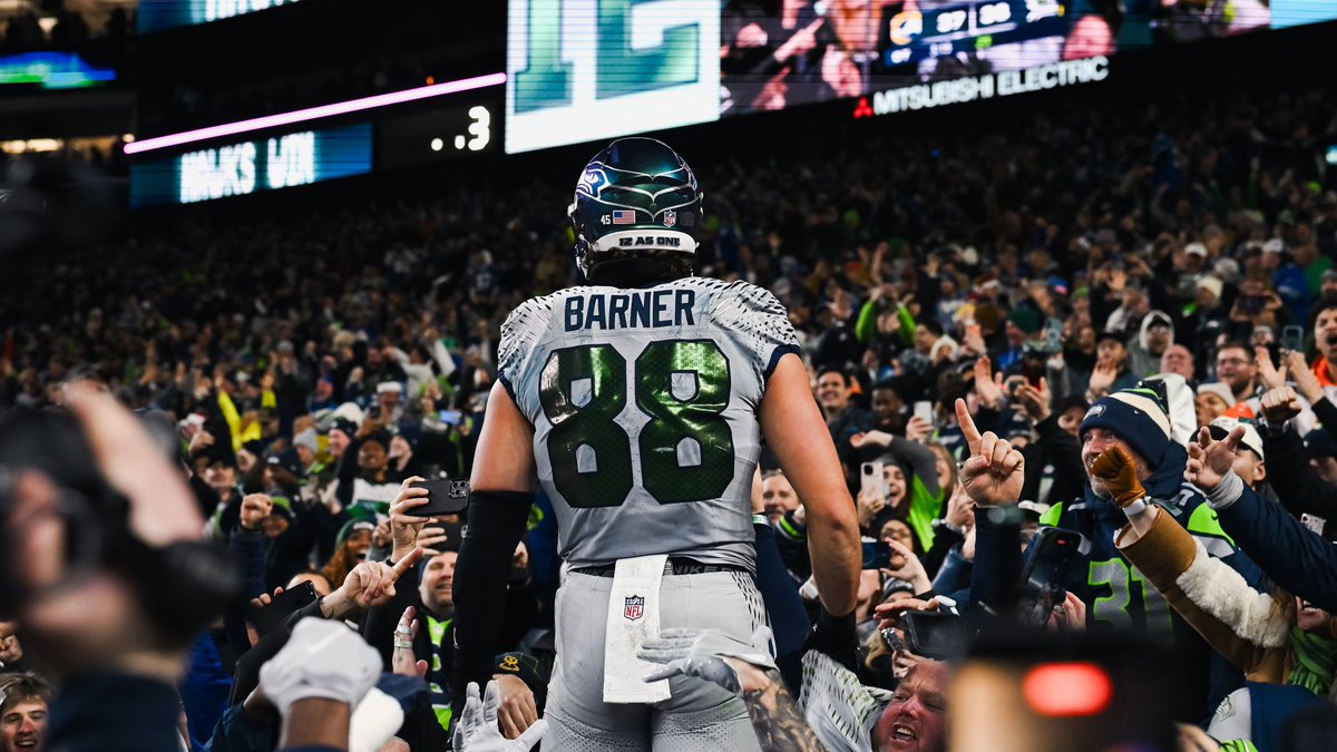 Seahawks's tweet photo. Nothing like a primetime dub. https://t.co/Ky1BFHMK3P