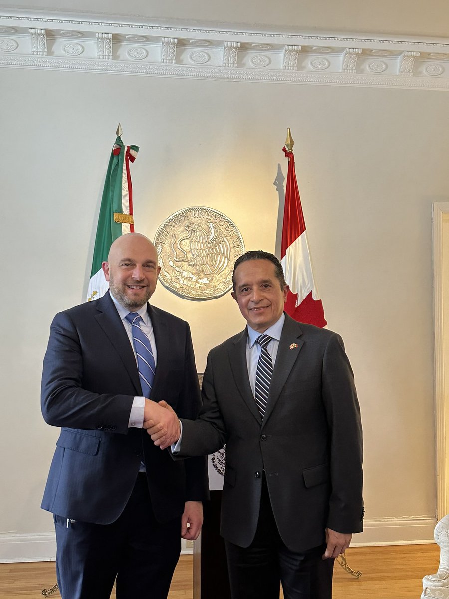 Carlos Joaquín tweet media