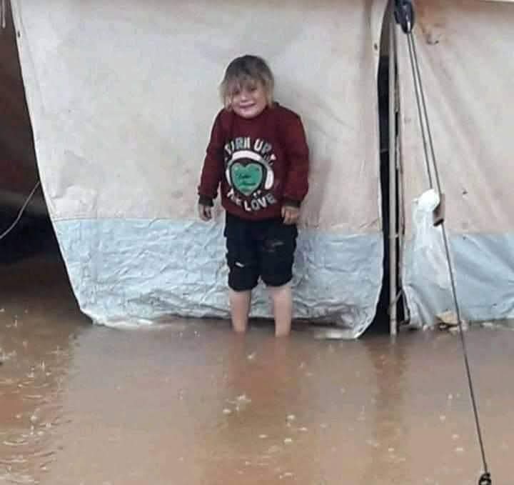 Dünya susuyor olabilir ama vicdanlar susmasın.
Gazze için şimdi.

#ContainersForGaza