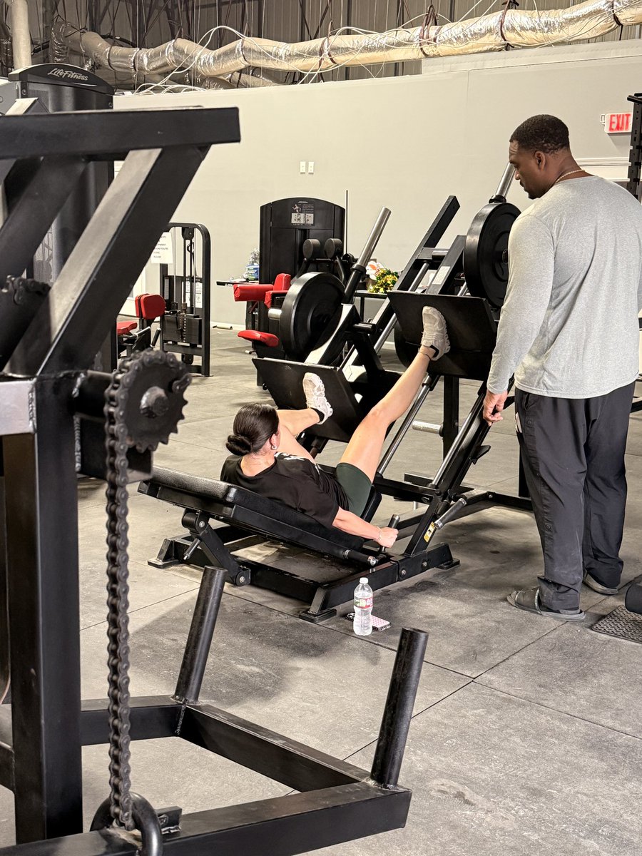 JuliaRivera2026's tweet image. Agility strength and speed training 
17 mph
#commited #jucoathlete #hillcollege
#offseason