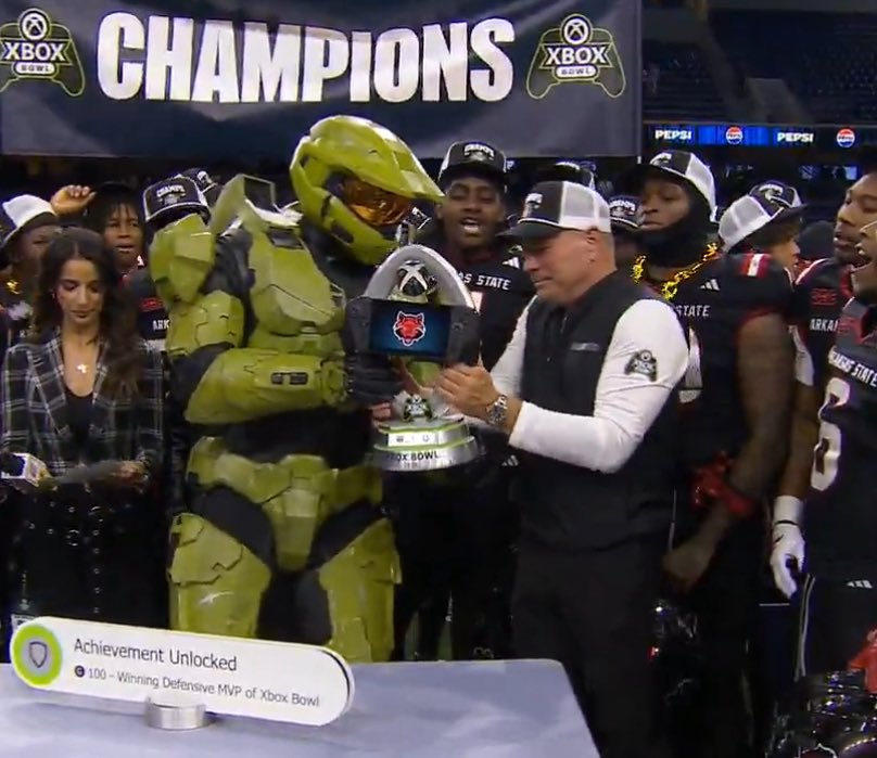 PardonMyMeme's tweet image. College Football is hilarious right now