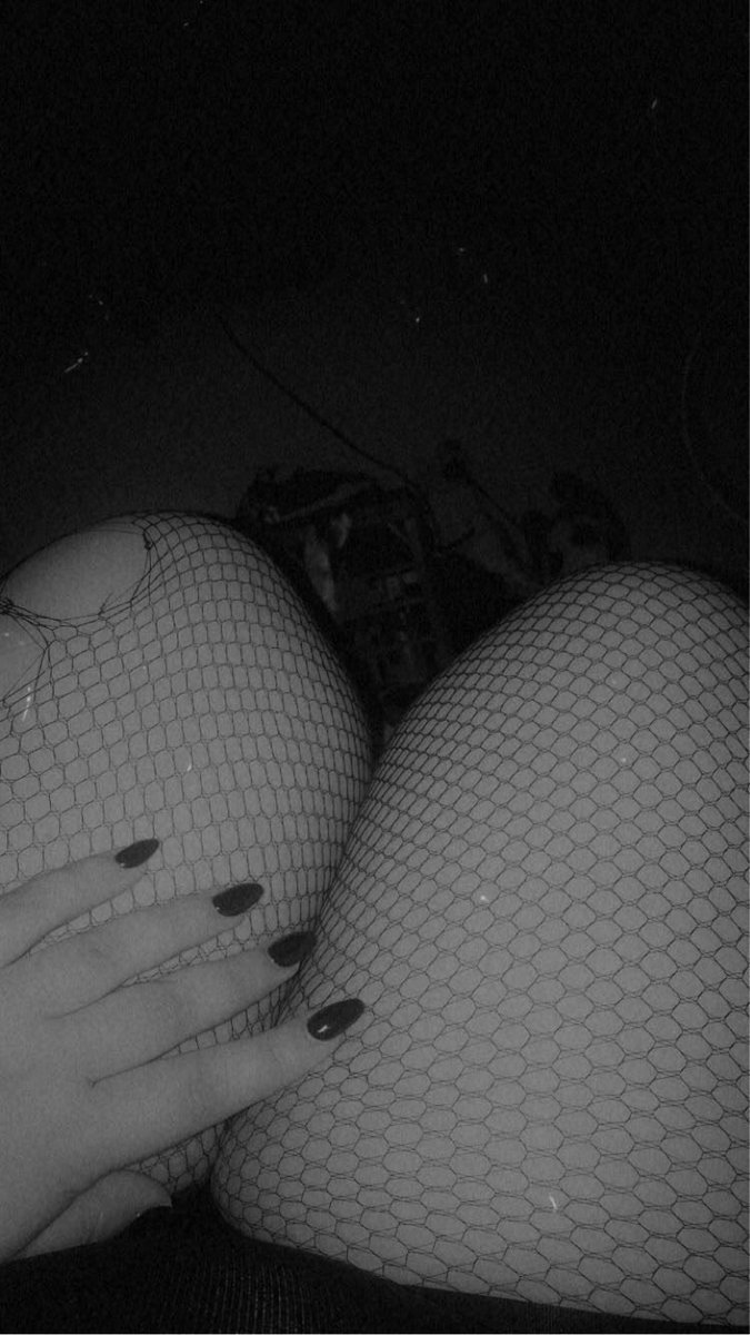 Yall like thicc thighs? 

Merry Christmas