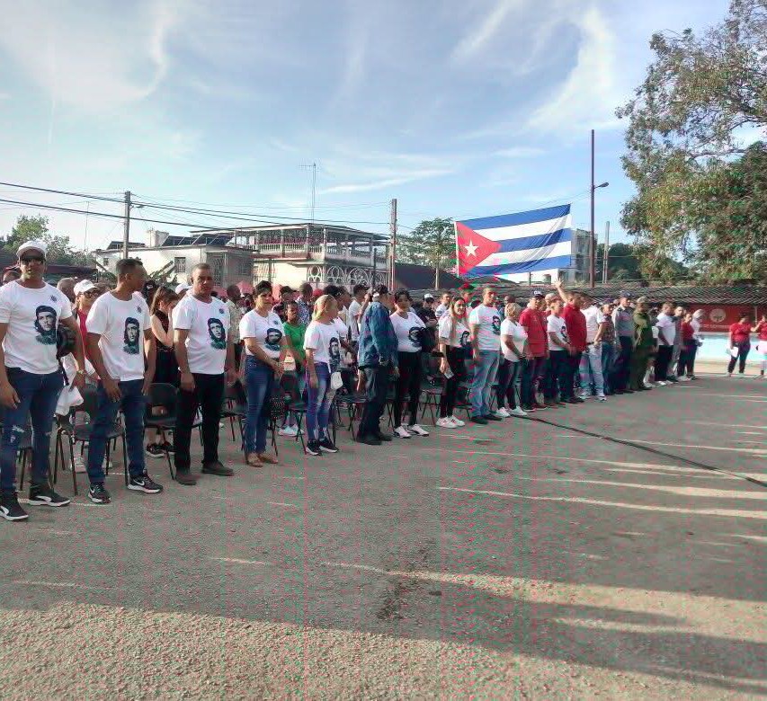Hoy, Colombia, se viste de #Historia  evocando la memoria viva de quienes forjaron con coraje y esperanza el destino de nuestra bella #Cuba. Celebra el acto en saludo al 67 aniversario del triunfo de la #Revolución.
¡¡Viva la Revolución!!
<a href="/CubaMined/">MINED</a> 
<a href="/LorenzoOsbel/">Osbel Lorenzo</a>