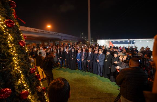 إضاءة شجرة عيد الميلاد في محافظة الزرقاء 