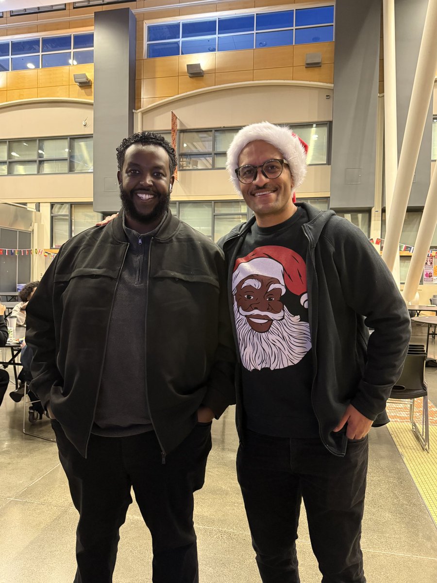 CMRobSaka's tweet image. Pancakes w/Joy at Denny Middle School 🥞😋 no better part of my job to meet Principal Ingraham, Chef Park, and 35-year veteran  ‘Lunch Lady’ Doree AND all the hungry students and parents! The spirit in this school is inspiring! #beststudents #westisbest
