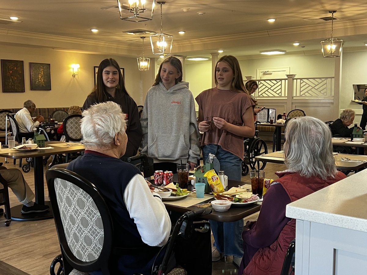 SCreekLife tweet media