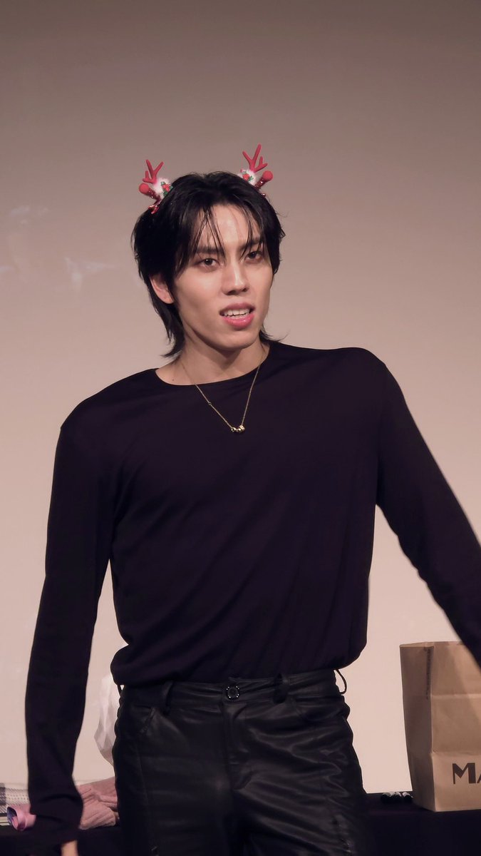 얍 루돌프 이제 갑니댜 머리다듬으러😏, image size:675x1200