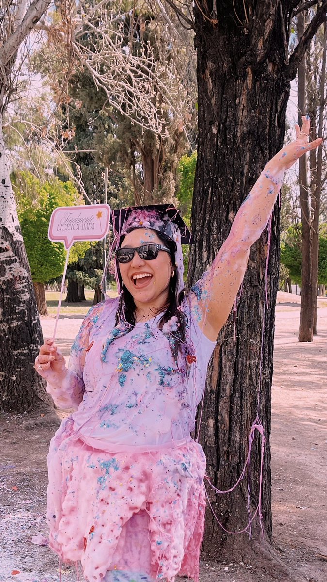 aldii_121's tweet photo. Mis mejores fotos del año 💕🎓
Díganme Licenciada 🥰
#sefuelarga https://t.co/dSDZRIDOtM