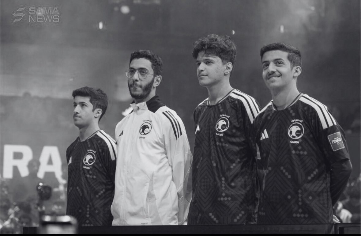 متخيلين ناس اعمارهم ٢٠ وتحت مثلوا وطنهم احسن تمثيل وجابوا انجازات وبطولات ما تقدر بثمن وفرحوا كل الناس، هذي الاوقات اللي يحتاجون الجمهور فيها يوقفون معهم لان وراهم مستقبل كبير 

ارفعوا راسكم 💚
<a href="/Trk511__/">Trk511</a> 
<a href="/Rw9_rl/">Falcon Rw9</a> 
<a href="/kiileerrz/">Falcon Kiileerrz</a> 
<a href="/id7oom_24/">Falcon d7oom-24</a>