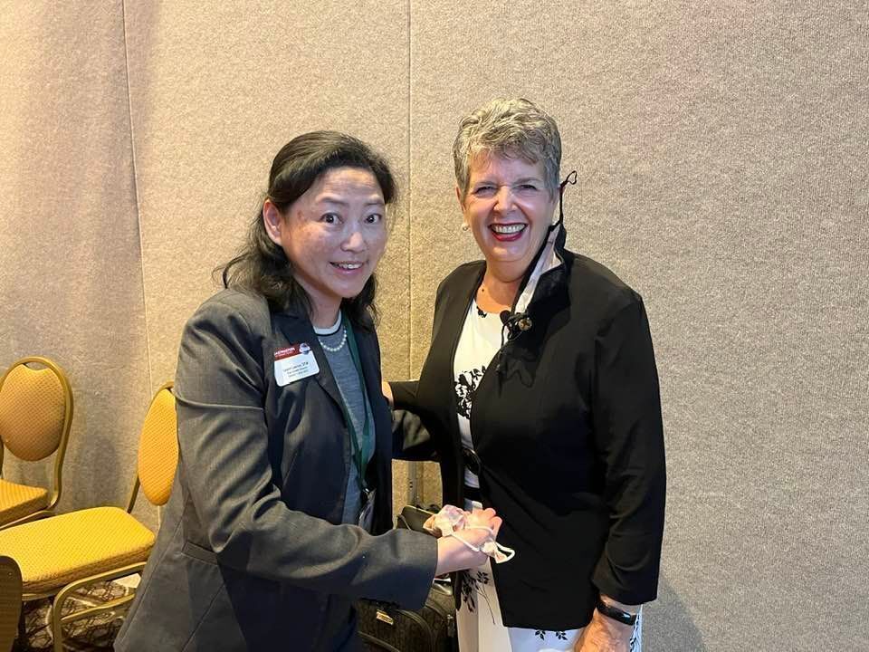 DistrictOneTM's tweet image. The best gifts don’t come in boxes, they come in courage, community, and connection. Give someone the Gift of Toastmasters &amp;amp; help them discover their voice. 
#GiftOfConfidence #ShareYourGift #Toastmasters #District1Toastmasters #onevisiononeteam