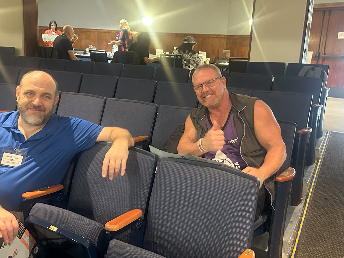 DistrictOneTM's tweet image. The best gifts don’t come in boxes, they come in courage, community, and connection. Give someone the Gift of Toastmasters &amp;amp; help them discover their voice. 
#GiftOfConfidence #ShareYourGift #Toastmasters #District1Toastmasters #onevisiononeteam