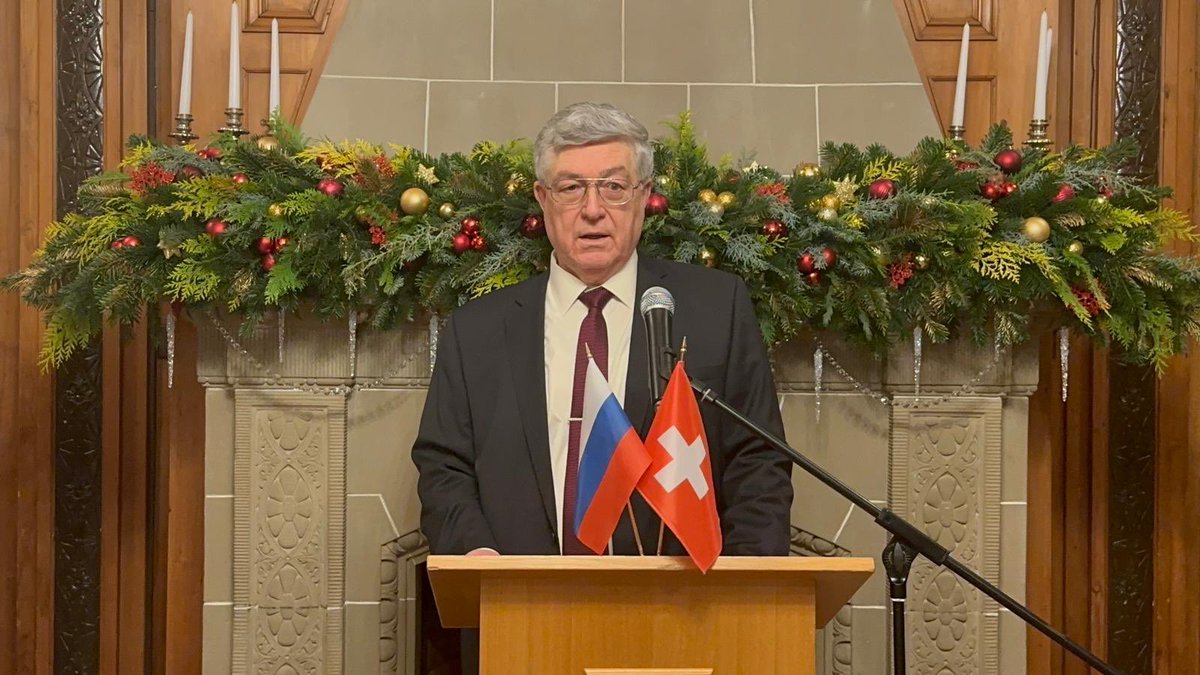 RusEmbSwiss's tweet image. 🥂 17 декабря в Посольстве состоялся приём по случаю празднования Нового года и Рождества.

Посол России в Швейцарии Сергей Гармонин выступил с речью перед собравшимися, в которой подвёл итоги уходящего 2025 года.

Особый акцент был сделан на праздновании 80-й годовщины Победы.