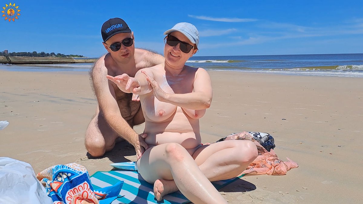 MilaNaturist's tweet photo. 😊🌞🌞In Uruguay, the sun is very strong. Using sunscreen is a must. #Milanaturist #naturism #nudists #homenudism #nudistfamily #nudistlife #Uruguay https://t.co/RX9VAKdEy4
