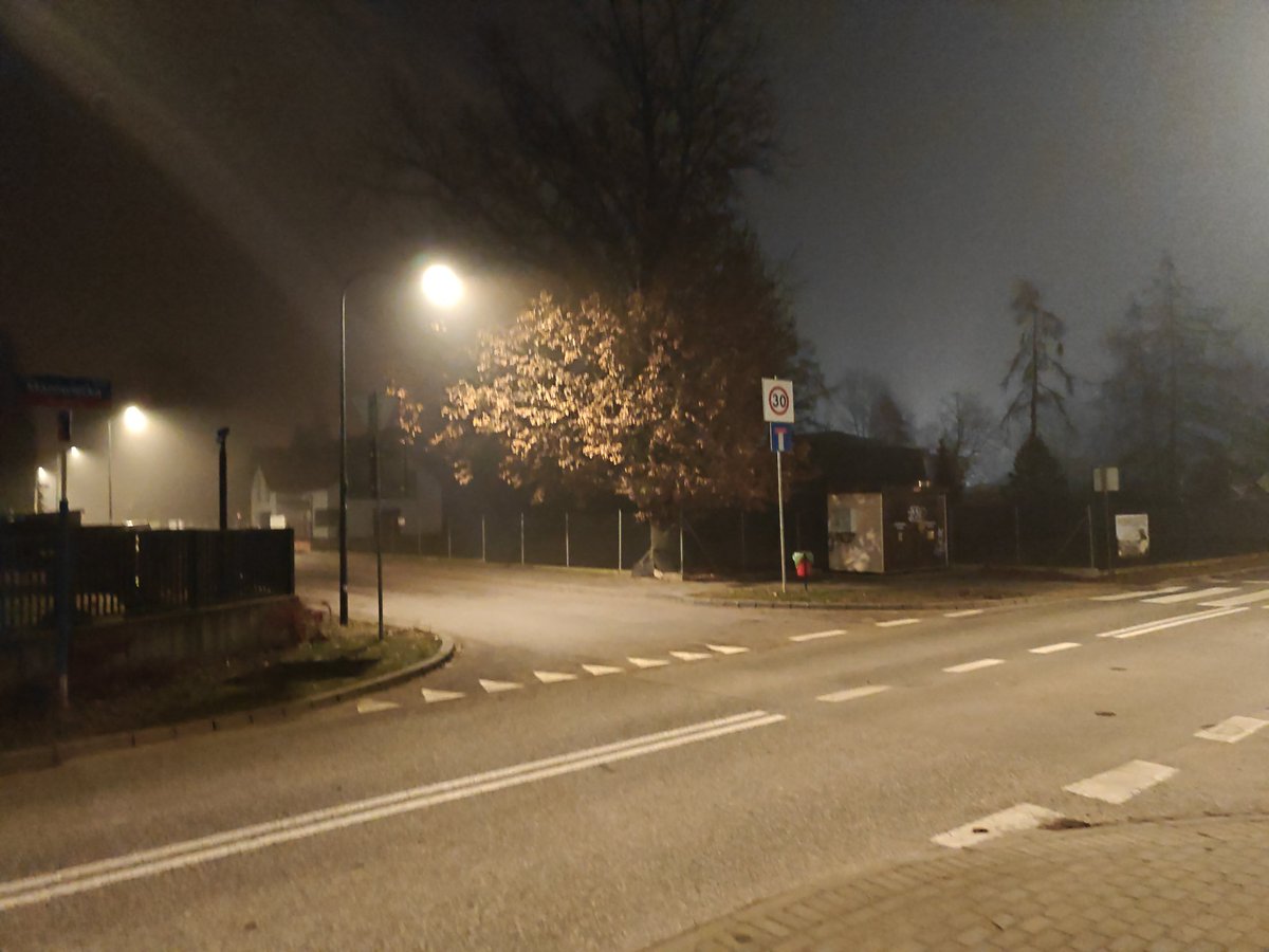 Z powodu niedoboru RAMu na moim osiedlu ograniczono zasięg renderingu