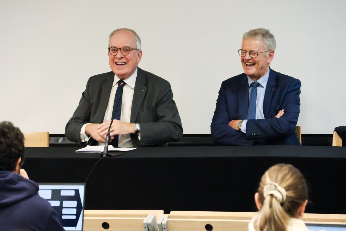 IRIS_SUP_'s tweet image. 🎙️Mardi, IRIS Sup’ a eu le plaisir d’accueillir Maurice Gourdault-Montagne, diplomate, ancien conseiller diplomatique de Jacques Chirac, ancien ambassadeur de France, pour une conférence sur les « Nouveaux marqueurs de la vie internationale ».

👉 iris-sup.org/maurice-gourda…