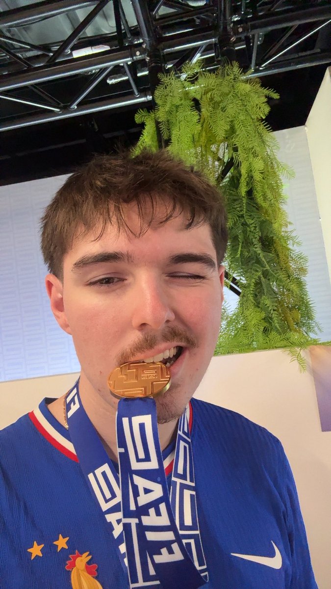 Vatira5's tweet image. 6X LAN CHAMPION FEELS AMAZING