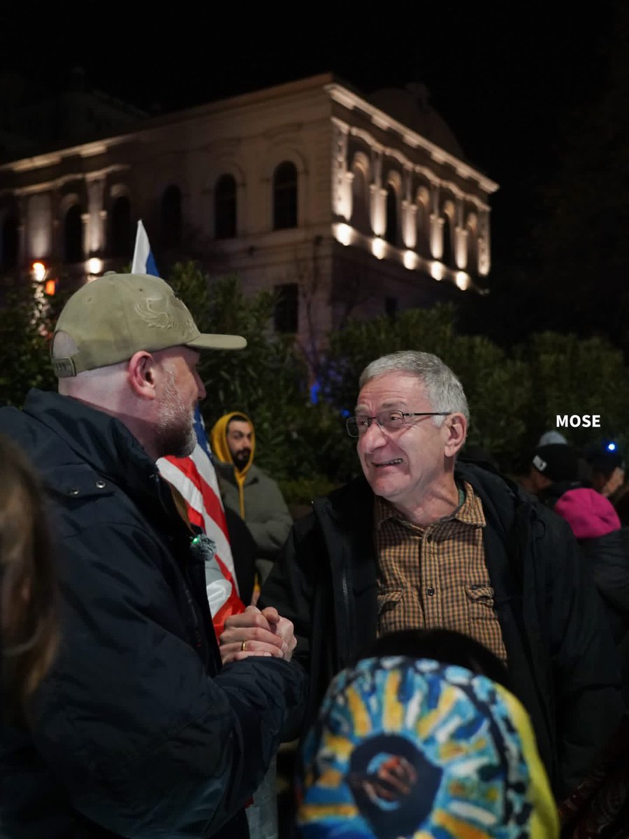 Mikiashvili_M's tweet photo. People greeted newly released opposition leader Zurab Girchi Japaridze at today's daily protest on Rustaveli.

Zura is quite popular among the democratic community, and especially the youth.

@Zuraja 

#GeorgiaProtests Day 387

📷 MOSE https://t.co/MdpWa3BzGY