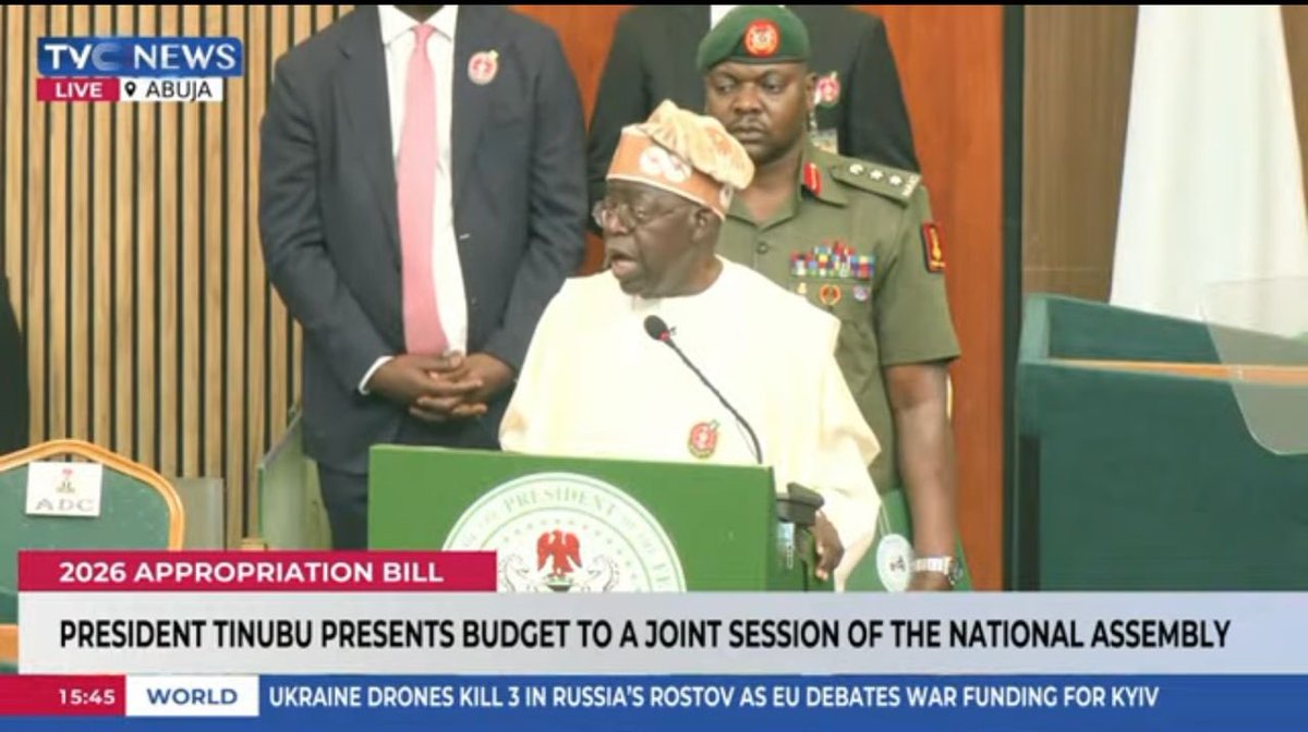 tobbiematthew's tweet image. COMPREHENSIVE LIST OF INDIVIDUALS AND GROUPS TO BE TREATED AS TERRORISTS UNDER THE NEW SECURITY DOCTRINE — President Bola Ahmed Tinubu

Those declared terrorists under the President’s directive

1. Any armed group operating outside the authority of the Nigerian state.

2. Any…