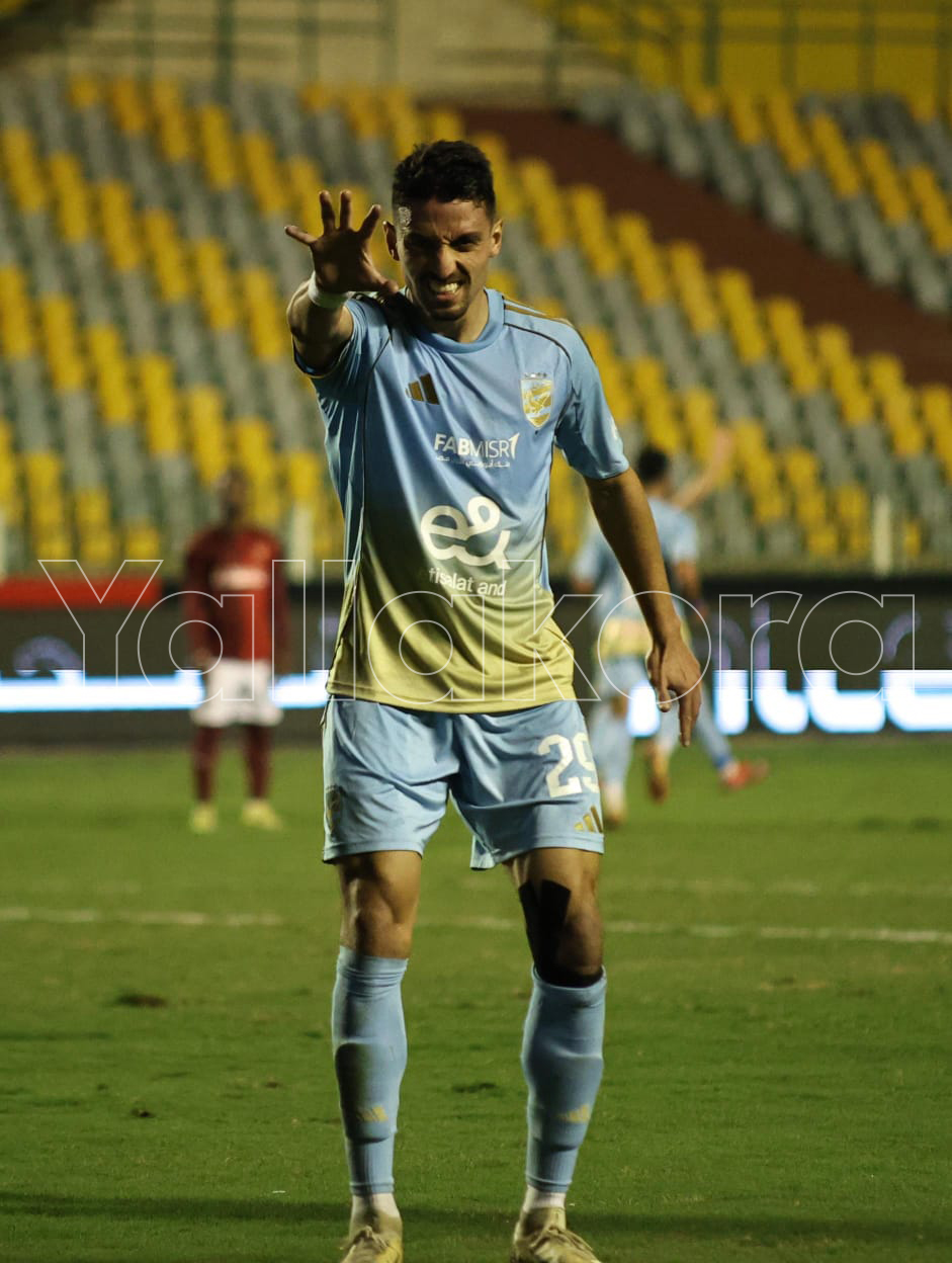 احتفال طاهر محمد طاهر بعد هدفه في شباك سيراميكا. ا أحمد مسعد 