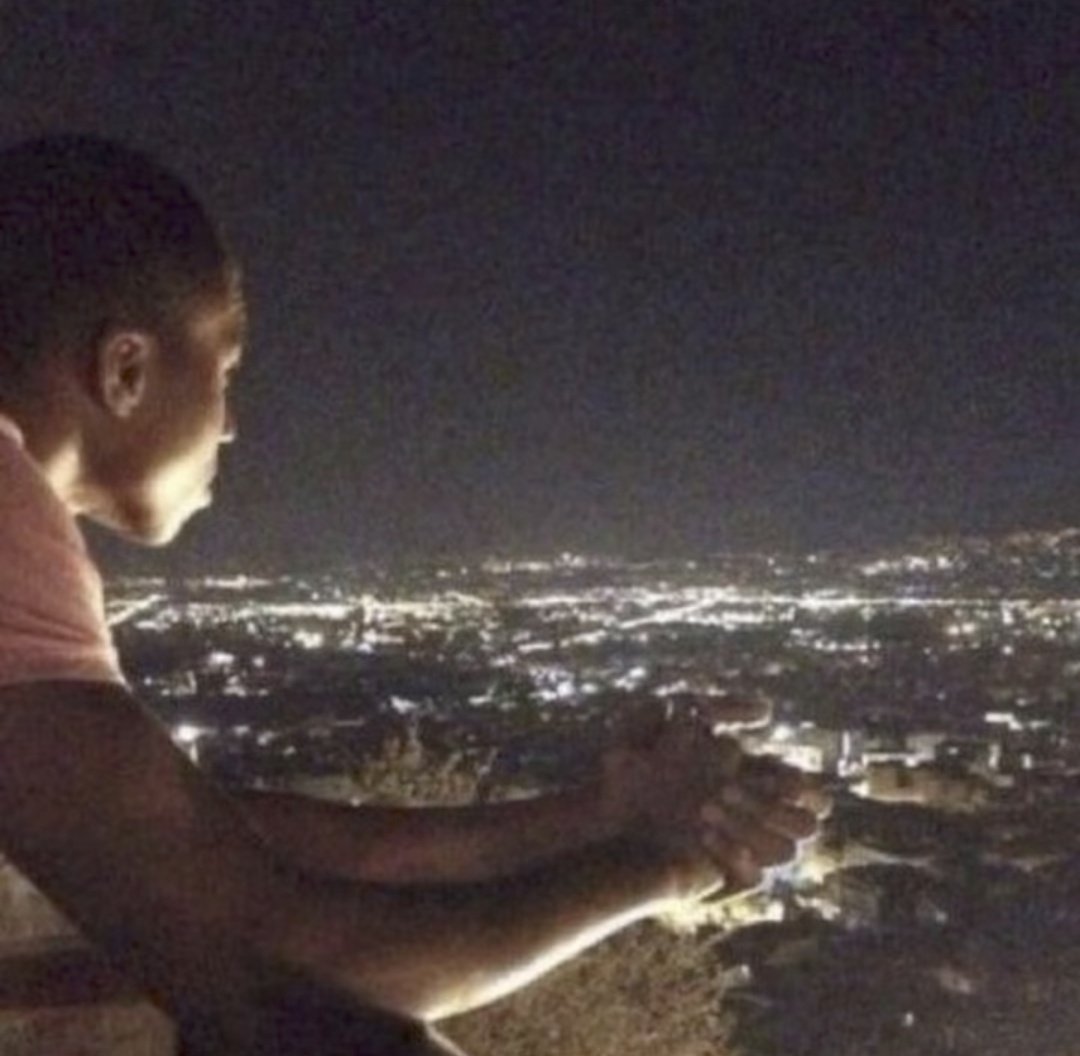 _Dvli's tweet image. «Papa, à quel point Vatira était fort ?»