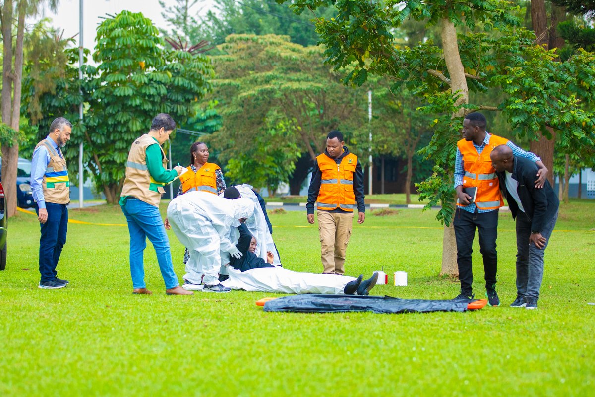RwandaEmergency's tweet image. Today at the National Emergency Command Centre, Rwanda conducted a field simulation exercise of a radiological emergency involving significant radioactive contamination. Led by MINEMA in collaboration with @RURA_RWANDA and @iaeaorg, the exercise tested real-time national response…