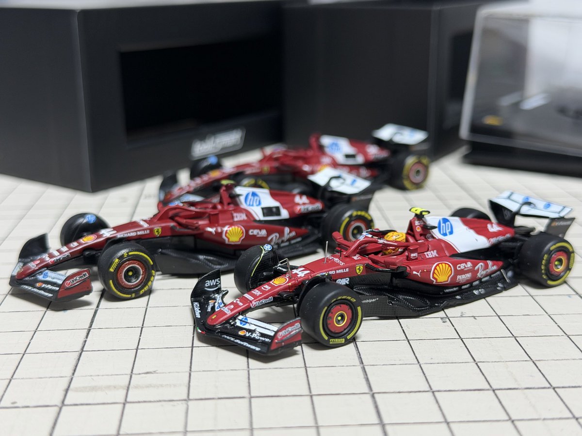 64minicar's tweet photo. BURAGO 1/64SCALE
FERRARI SF-25

LOOKSMART 1/64SCALE
FERRARI SF-25

BURAGOも良いコスパだと思う。
LOOKSMART はよりシャープで上位版な感じ🔥🔥🔥

#formulacar #ferrarisf25 #フェラーリ
#ミニカー #diecast64 https://t.co/ELJCw34lnf