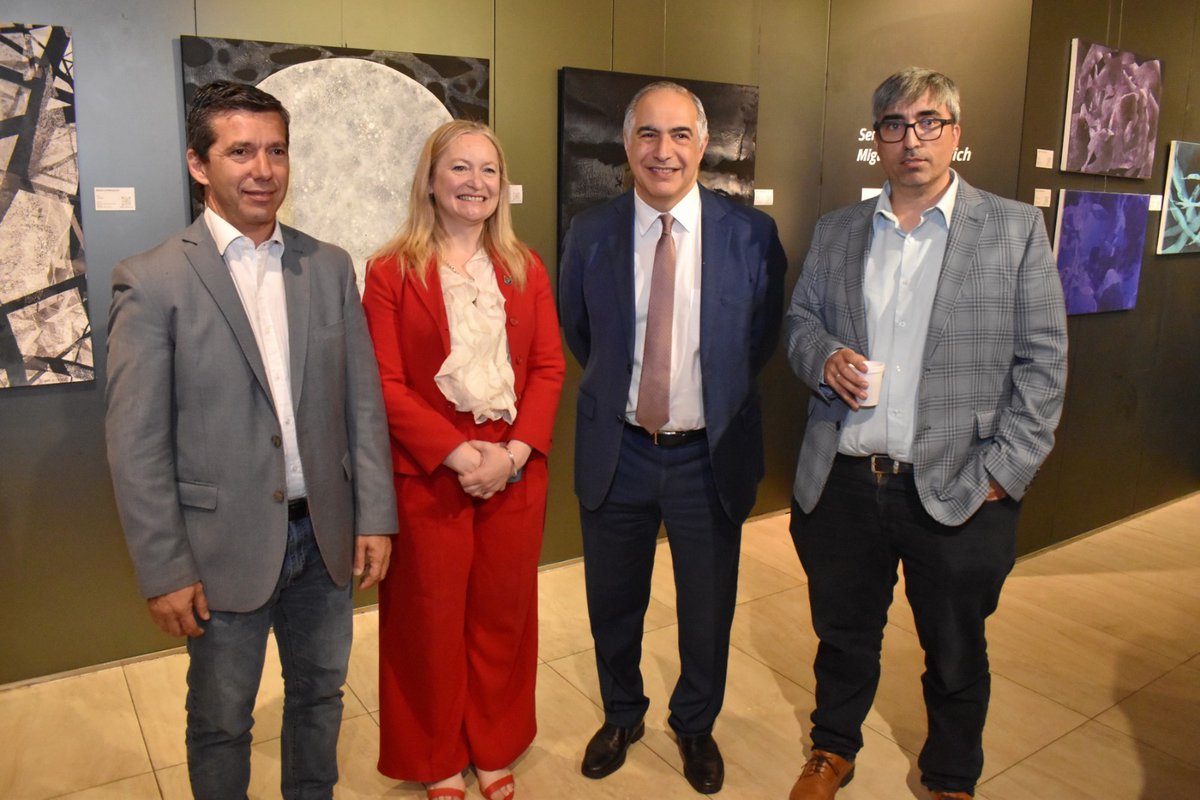 petilombardi's tweet image. Recibimos en la Legislatura a @chahuan, senador nacional de Chile y referente  en gobernanza anticipatoria, para reflexionar sobre los desafíos estratégicos que definirán el futuro de la región y el rol de las instituciones en la planificación de largo plazo.