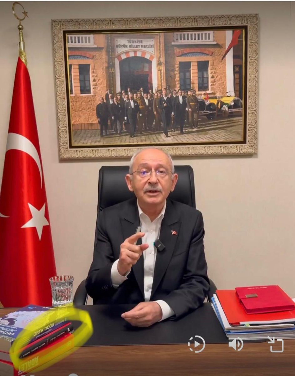 > “CHP 7. Genel Başkanı Sayın Kemal Kılıçdaroğlu’nun aktif siyaseti bıraktığı yönünde ortaya atılan iddialar düpedüz yalandır ve art niyetlidir. Bu tür söylentileri yayanların, ne Sayın Kılıçdaroğlu’nun mücadelesinden ne de bu ülkenin gerçeklerinden haberi vardır. Bizler,