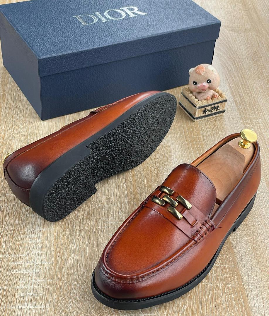 Phinesmiles's tweet photo. NEW INN🖤🖤🔥🔥
BLACK 41 TO 46
BROWN 43 TO 46
#52K EACH. FULLY BOXED
TOP QUALITY💯👍✅
AVAILABLE FOR PICKUP https://t.co/rk4nLtPG7B